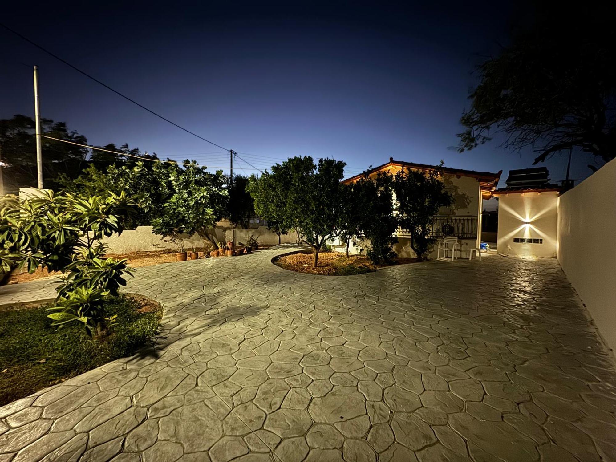 Secret Garden Airport-Beach Villas 300M From Famous Davis Beach Artemida  Exterior photo