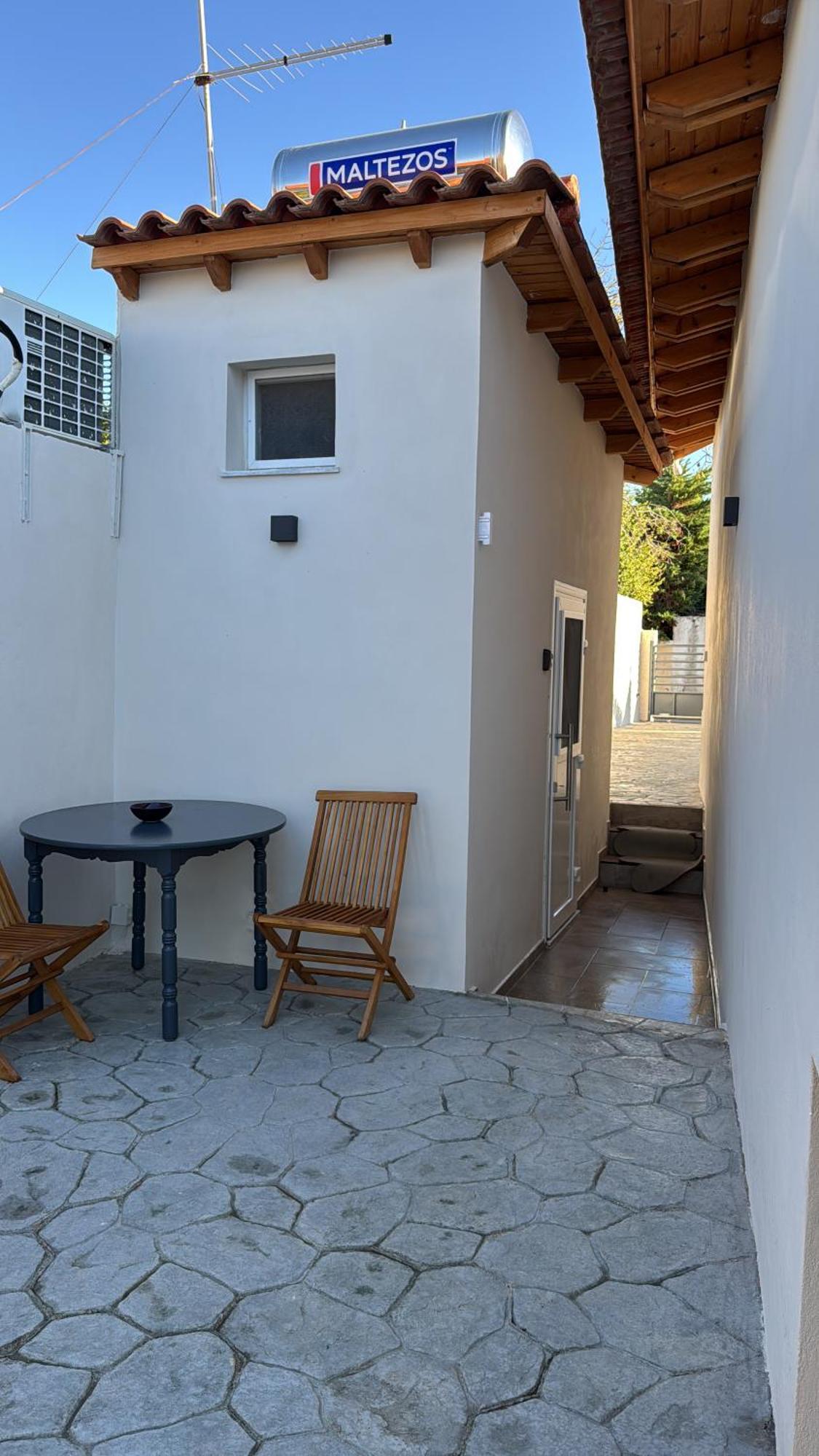 Secret Garden Airport-Beach Villas 300M From Famous Davis Beach Artemida  Exterior photo